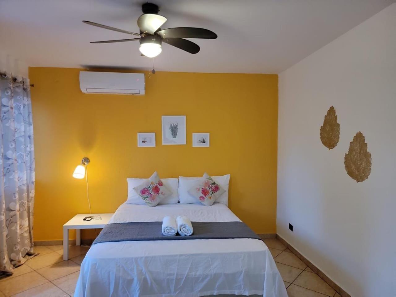 Hotel Sea Breeze Sosúa Екстериор снимка